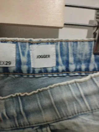 Pantalón vaquero jogger azul