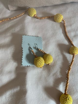 Lote 2 collares y pendientes morado/amarillo