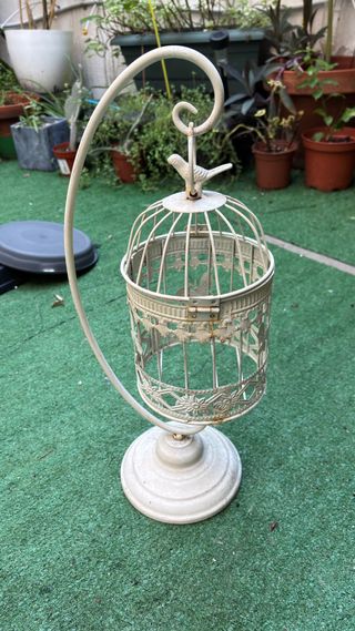 Jaula decorativa de metal beige