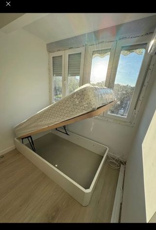 Canapé de madera y tela