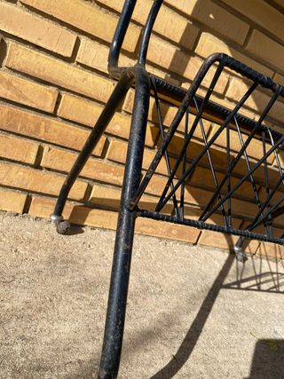 Mesita TV retro con ruedas