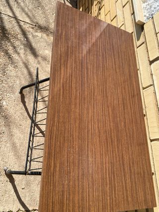 Mesita TV retro con ruedas