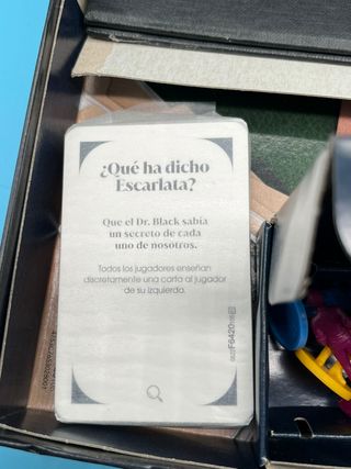 - Hasbro Gaming Cluedo Rediseñado, Juego de Mesa