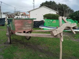 Carro antiguo de madera