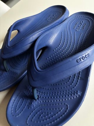 Chanclas Crocs azules