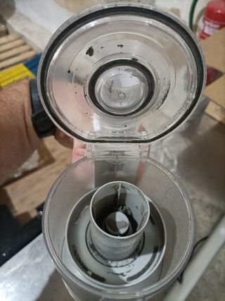 - Amazon Basics Aspiradora sin cable 2 en 1 de 3