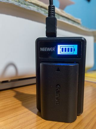 Cargador Neewer para Canon