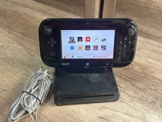 Nintendo Wii U Negra Premium con Base