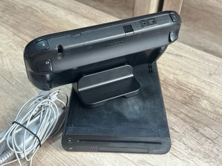 Nintendo Wii U Negra Premium con Base