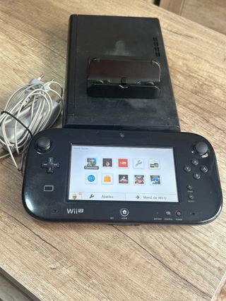 Nintendo Wii U Negra Premium con Base