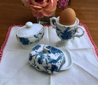 Juego de porcelana terminada a mano