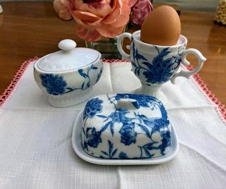 Juego de porcelana terminada a mano