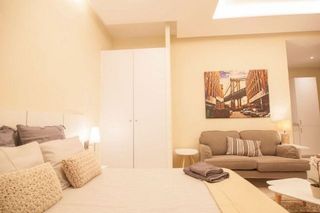 Estudio en alquiler en Almagro en Madrid