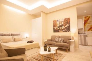 Estudio en alquiler en Almagro en Madrid