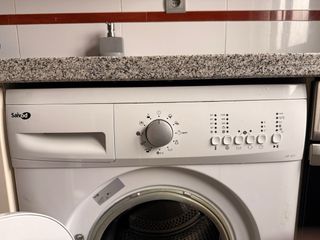 Lavadora Saivod NO CENTRIFUGA lo demás bien