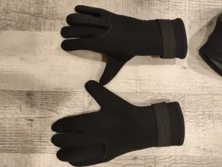 Conjunto Neopreno 5mm + Accesorios 3 mm.