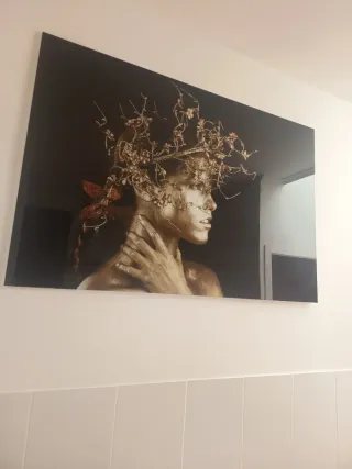 Cuadro decorativo mujer dorada