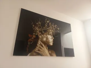 Cuadro decorativo mujer dorada