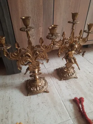 2 Candelabros Bronce Figuras