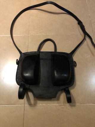 Bolso Negro Estilo Sillín