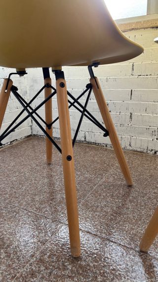 CUATRO Sillas de comedor amarillas