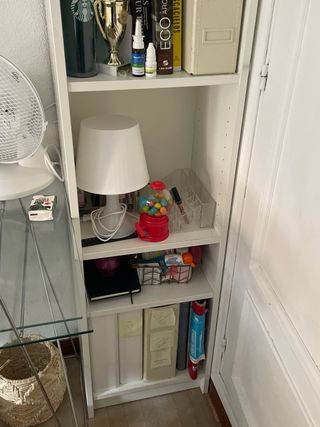 Estantería blanca de madera