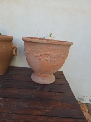 Maceta de terracota con diseño