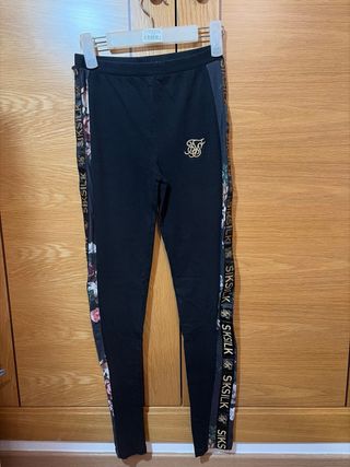 Conjunto SikSilk Crop Top y Pantalón Flores