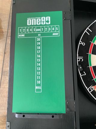 Tabla de dardos profesional con set de dardos