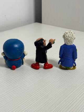 Figuras Doraemon, Gargamel y Profesor Lutecio
