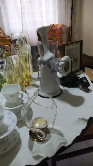 Lote de figuras y vajilla. Todo 25€ urge venta.