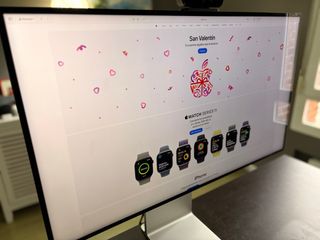 Apple Pro Display XDR + Pro Stand + Webcam