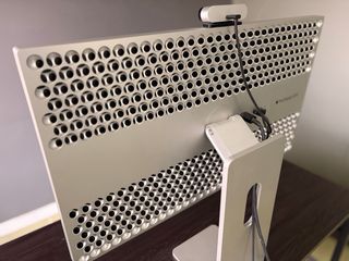 Apple Pro Display XDR + Pro Stand + Webcam