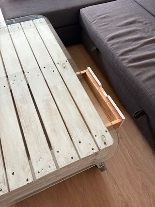 Mesa de centro con ruedas