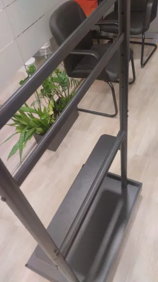 Soporte móvil para TV (136 x 47 x 77,5) regulable