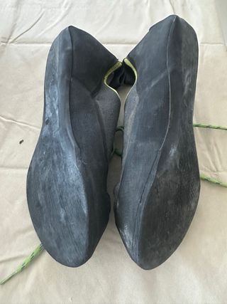 Pies de gato Simond negros y verde