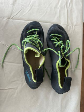 Pies de gato Simond negros y verde