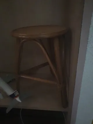 Taburete de madera rústico