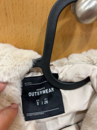 Abrigo pelo Lefties beige