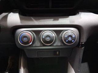 Toyota Yaris 1.0 70 Business