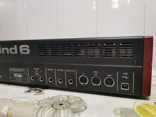 Sintetizador Behringer Deepmind 6