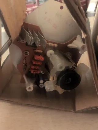 Cuentarrevoluciones Peugeot 205 SRI