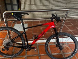 Bicicleta Montaña Cannondale Roja 29”  Precio 1900