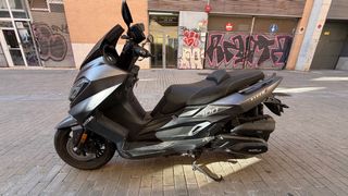 Maxi Scooter Automática Negra. Wottan Storm-S 300