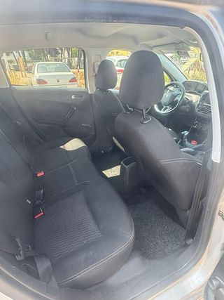Peugeot 208 2016