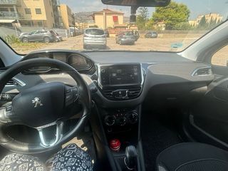 Peugeot 208 2016