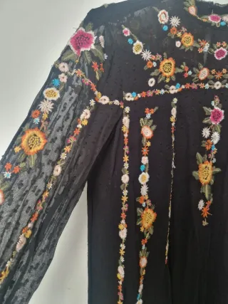 Blusa Zara Woman bordada