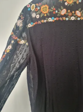Blusa Zara Woman bordada