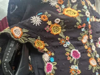 Blusa Zara Woman bordada