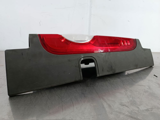 PILOTO TRASERO DERECHO Opel Vivaro Furgón